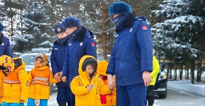 赢博体育广西电视台被牵连摄影师被网暴女主持痛哭流涕求原谅赢博体育app(图6)